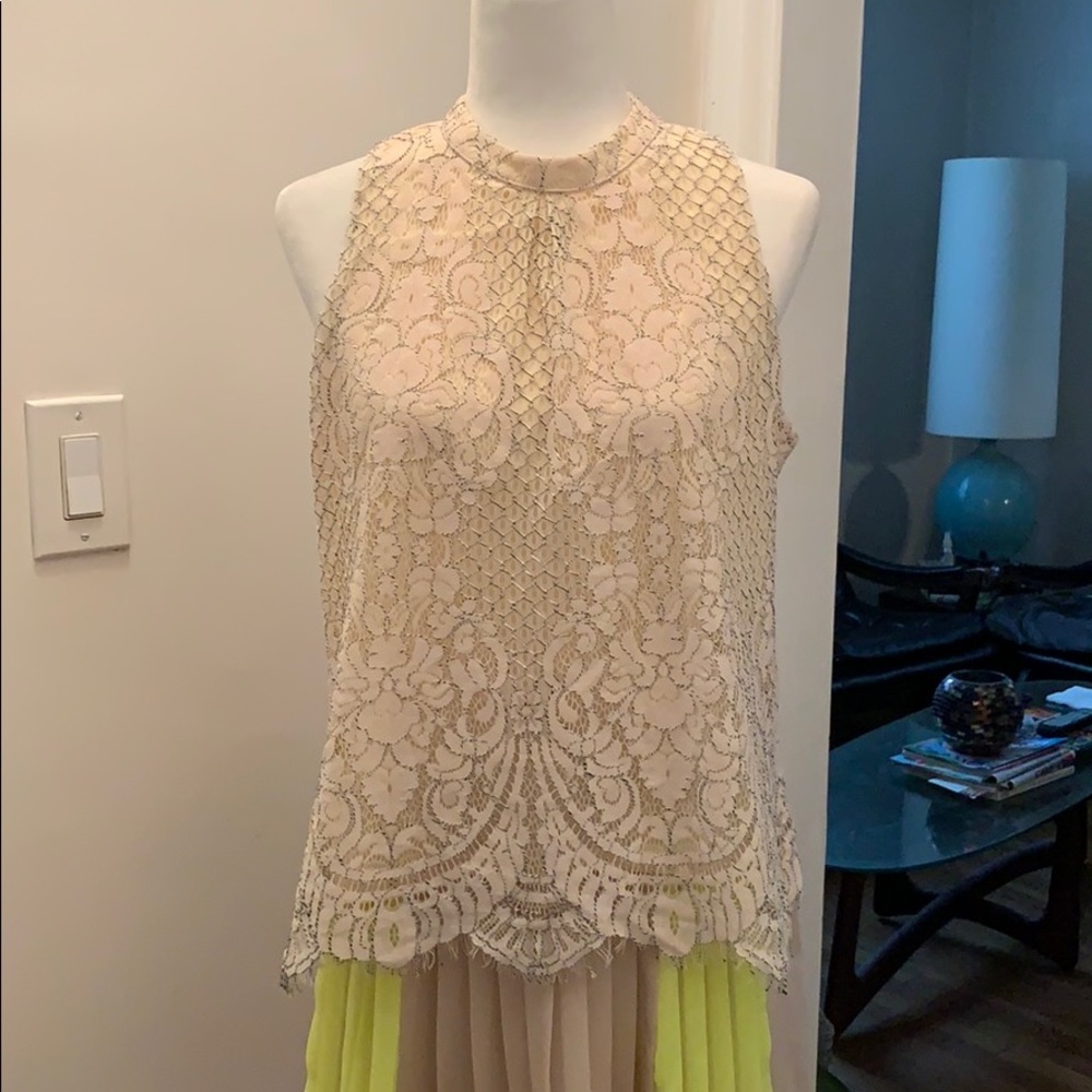 Skies are blue lace top